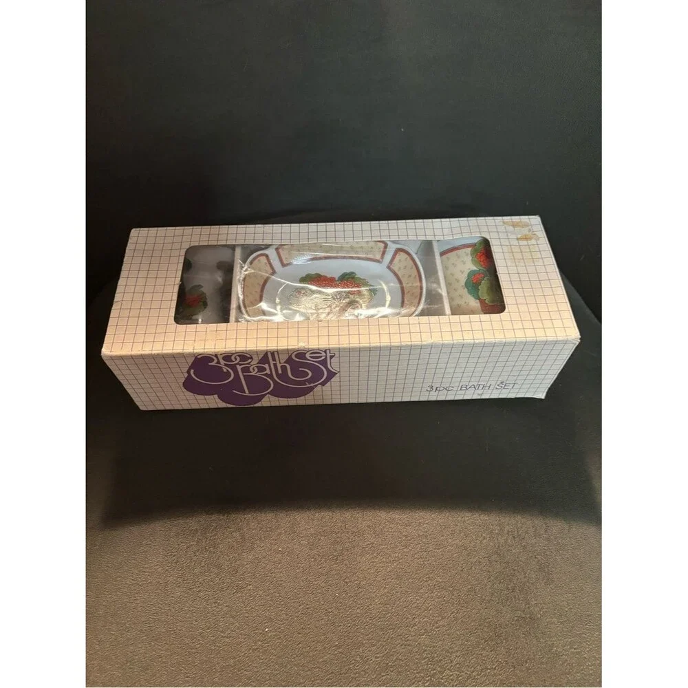 3 piece bath set Vintage New
